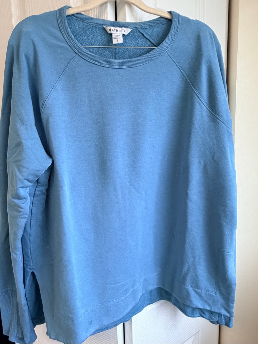 Athleta Large Sky Blue Fleece Sweatshirt Thumbhole Pullover Athleisure